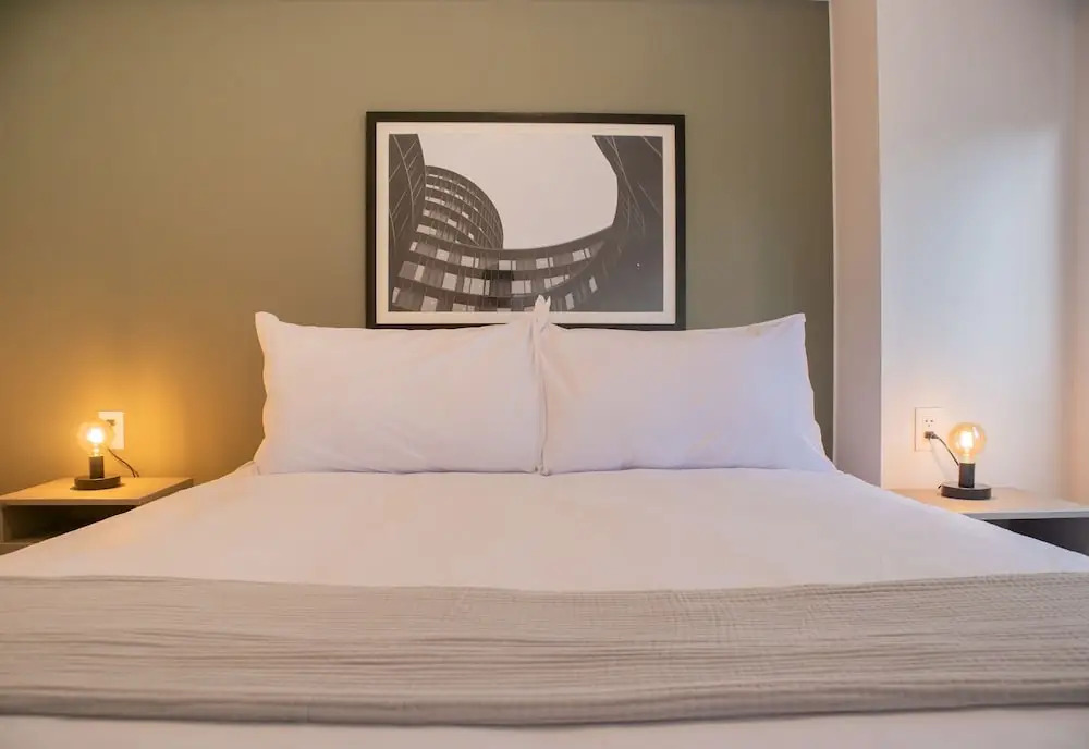 w Elegant 2BR w/ Great Balcony in Miraflores