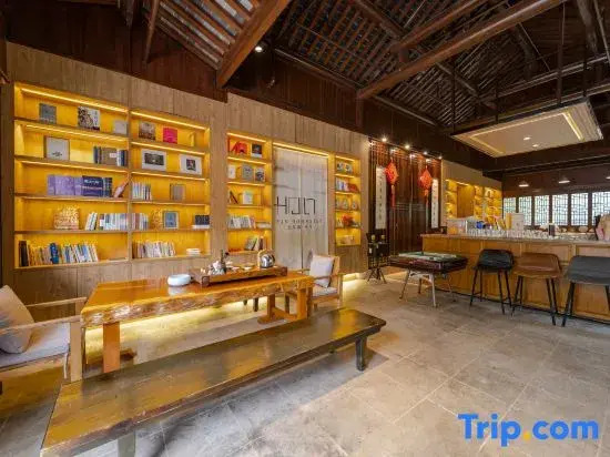 Yijiangnan Shuiyue Hanfu Theme Homestay