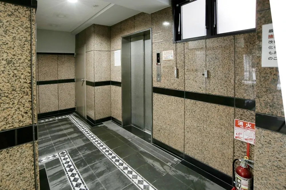 Grand Court Namba 401
