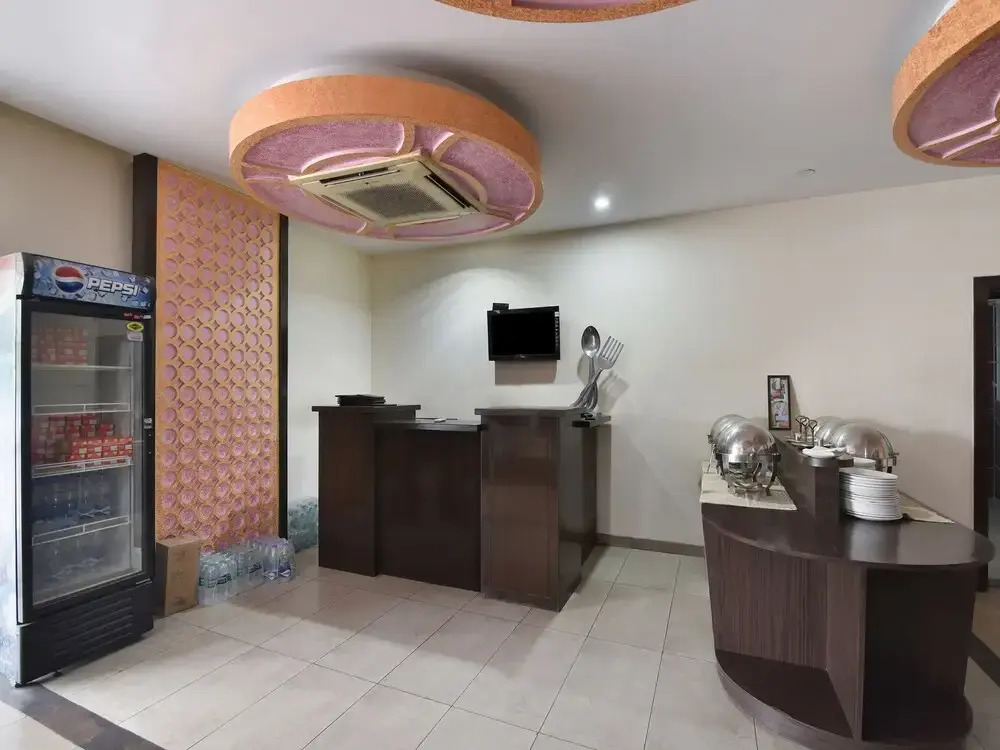 Capital O 38083 Grand Metro Hotel