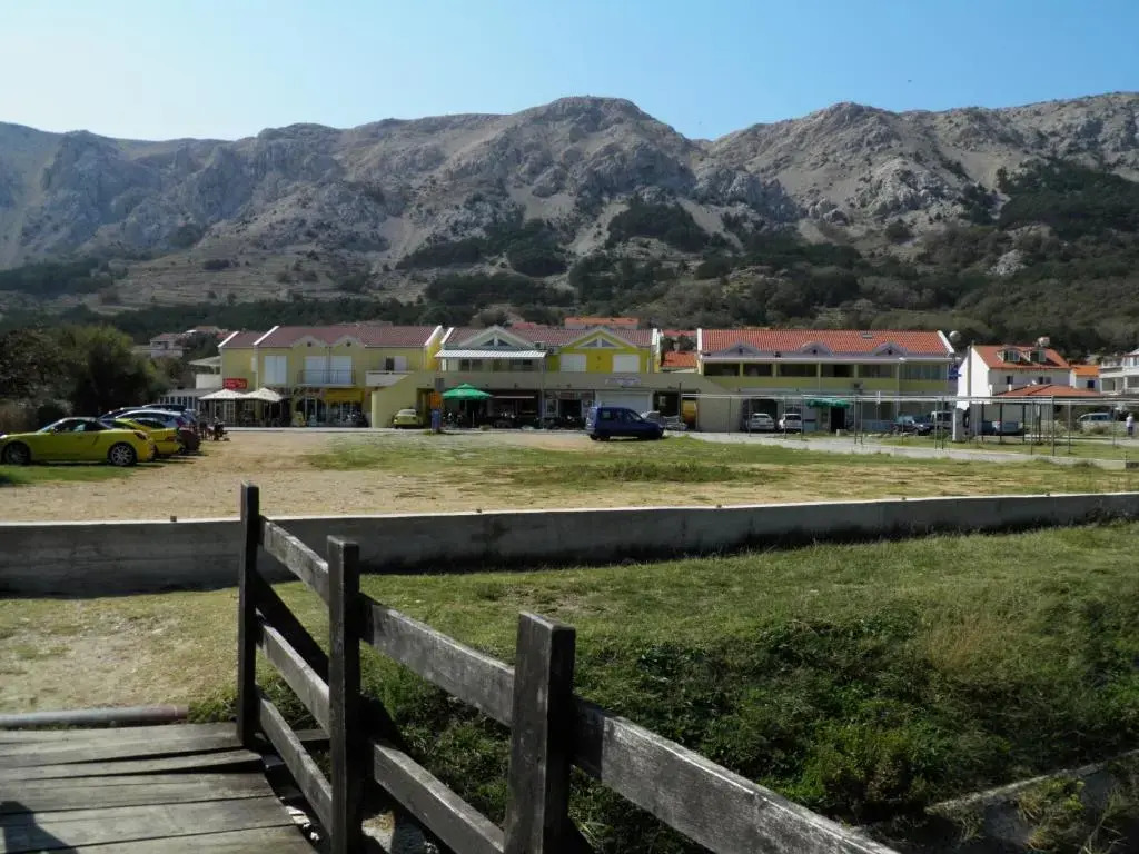 Beach Holiday Baska