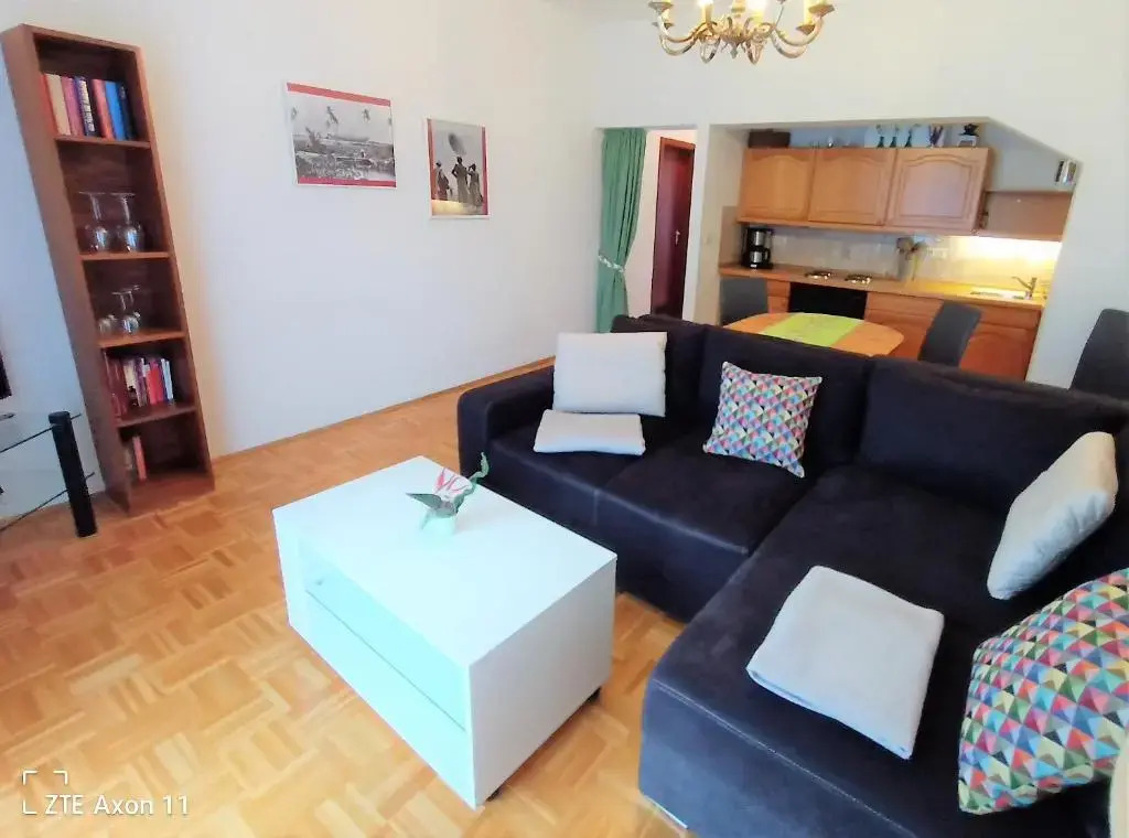 BodenSEE Friedrichshafen City Apartment "WALTRAUD"