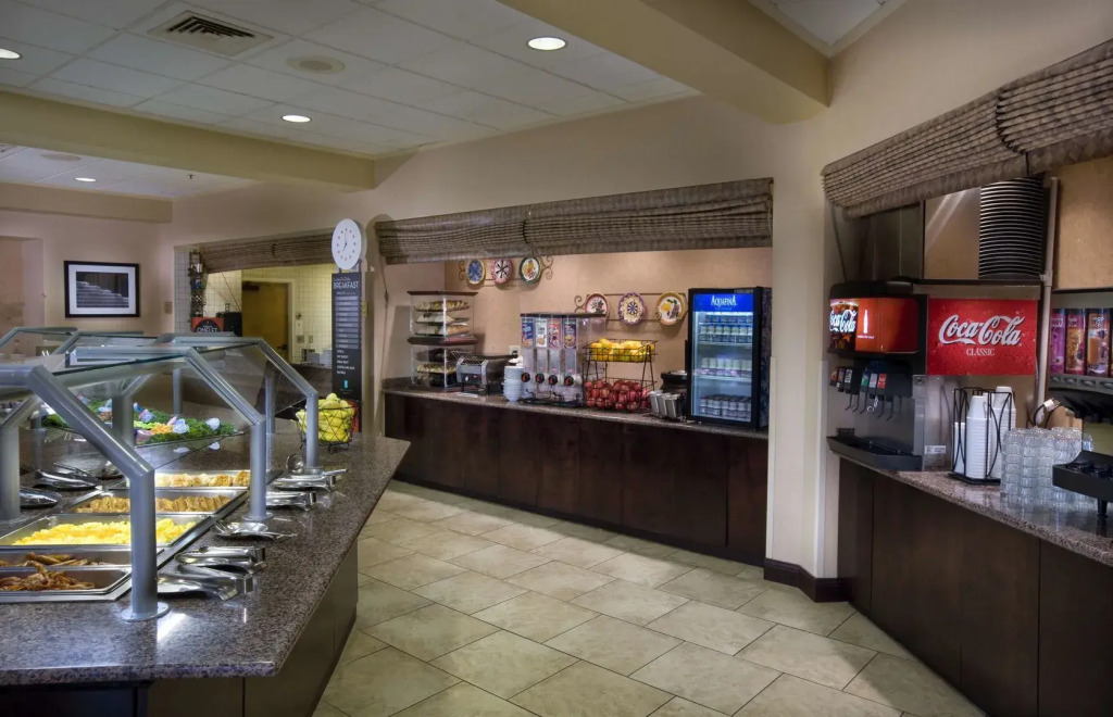 Embassy Suites by Hilton Kansas City International Airport