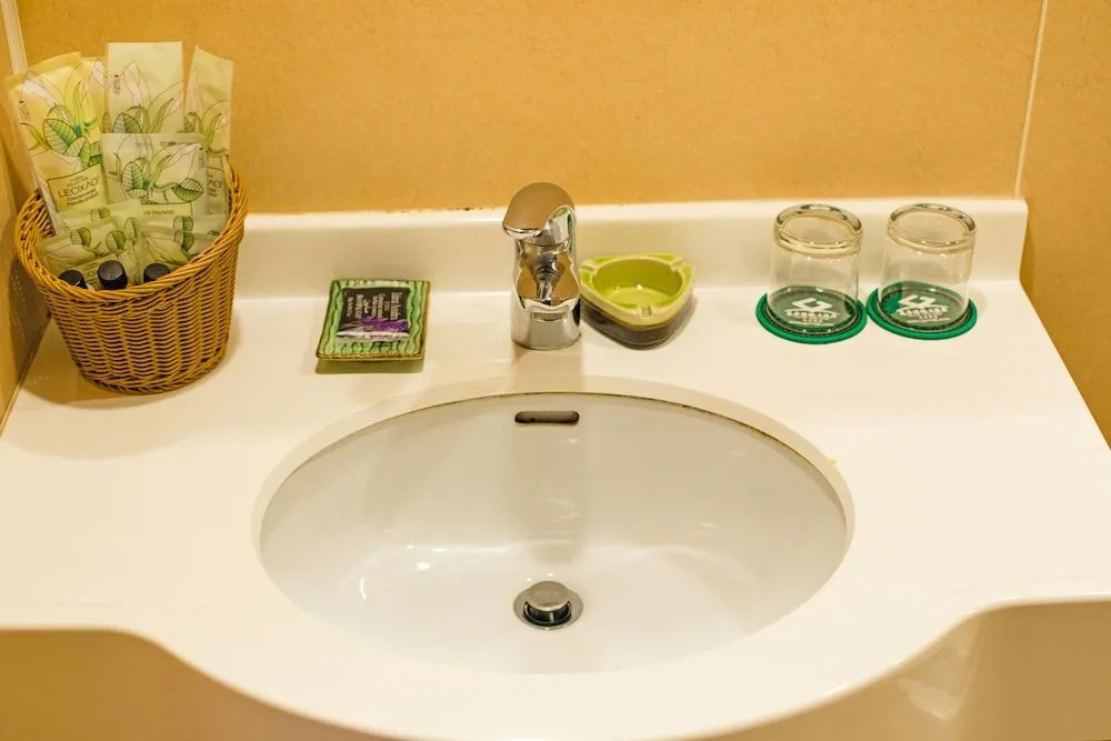 Kunming Lirui Hotel (Plateau Pearl International Trade City)