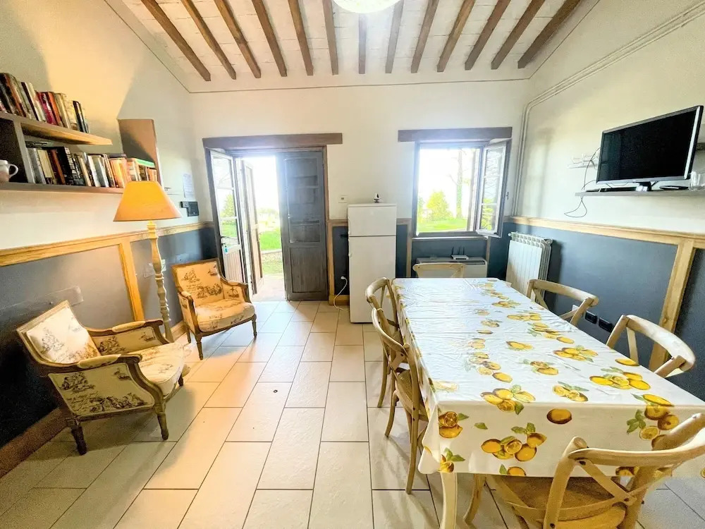 Apt 6 - Enjoy a Relaxing Time in a Romantic Setting, 0.7 Kms/spoleto Centre