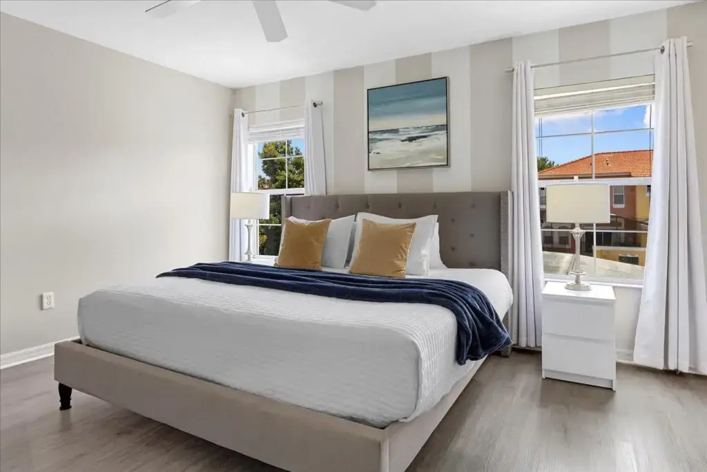4 Bedrooms 3 Bathrooms Encantada 8549 Bl
