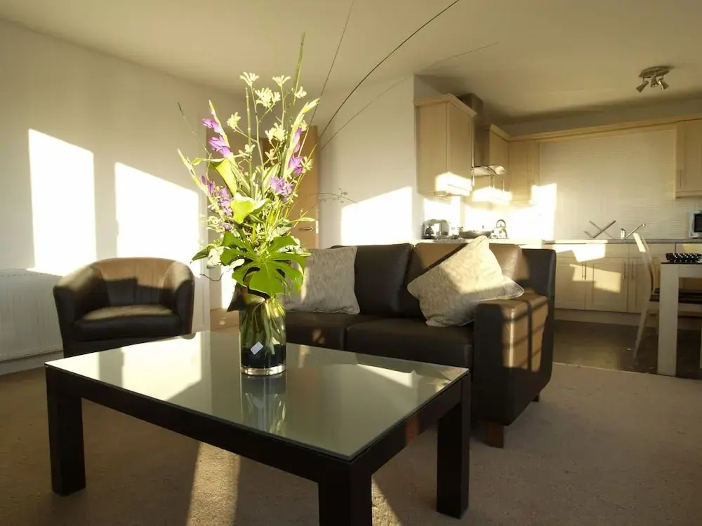 Fountain Court Apartments - EQ2