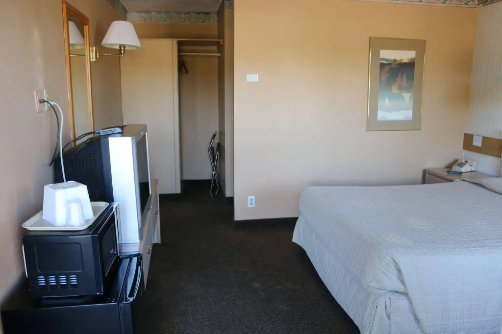 Studio 6 Suites - Albany, OR
