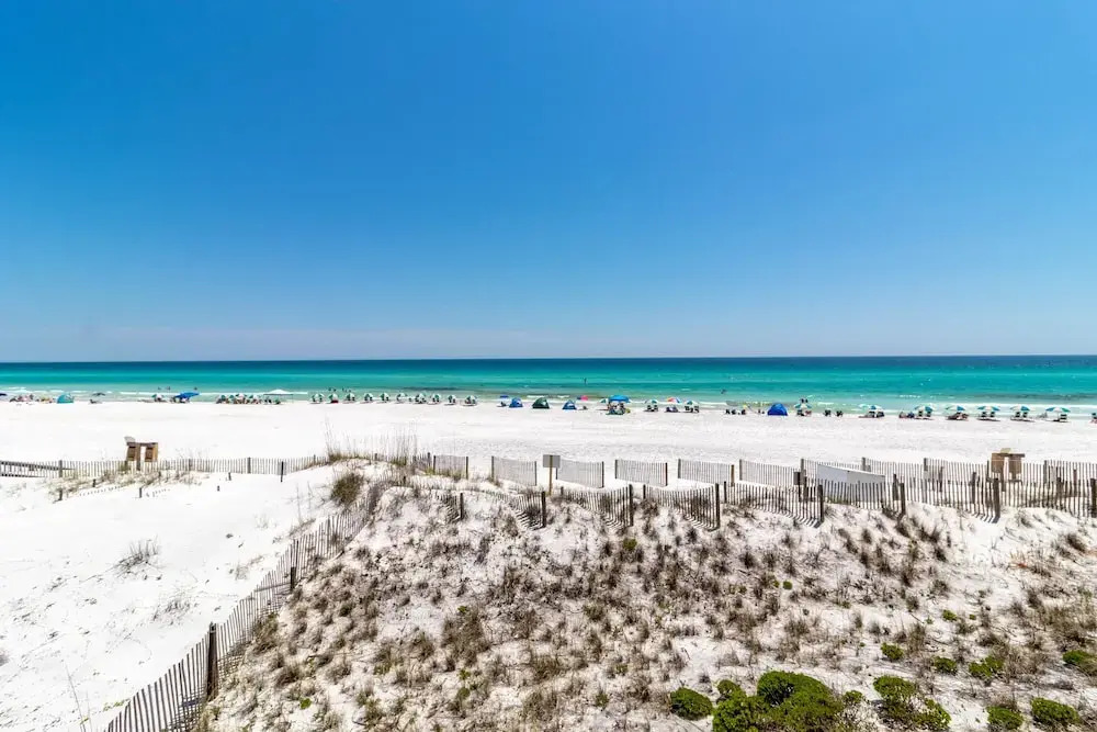 Eastern Shores - 206 1 Bedroom Condo by RedAwning