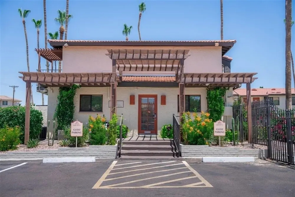230 Fully Furnished 1BR Suite-Prime Location! by RedAwning