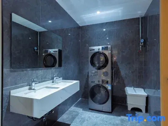 Nanchang Spa Online E-sports Hotel (Jianshe West Road)