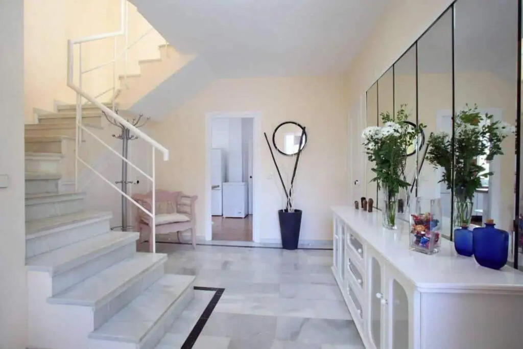Nice 5BDR Villa close to Puerto Banús, DOUVLE_COM