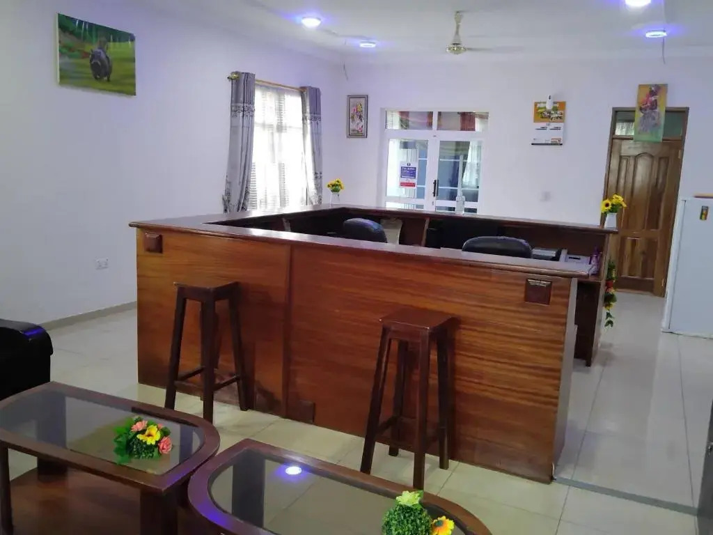 Renajoe Exclusive Guesthouse Tema Community 9