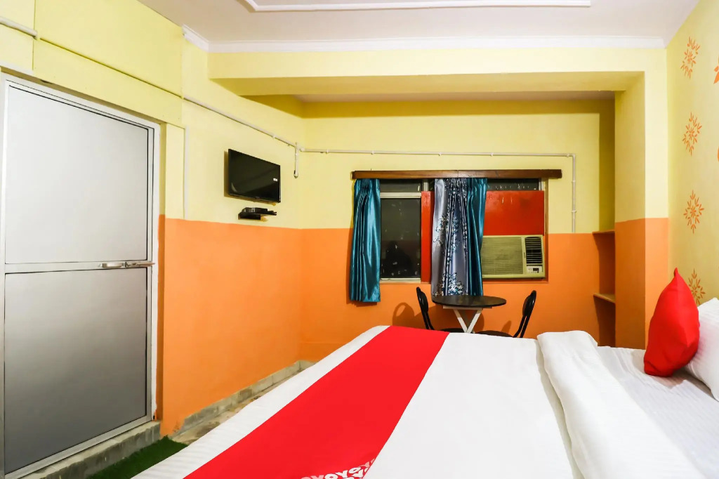 OYO 70153 Hotel Moon Tara