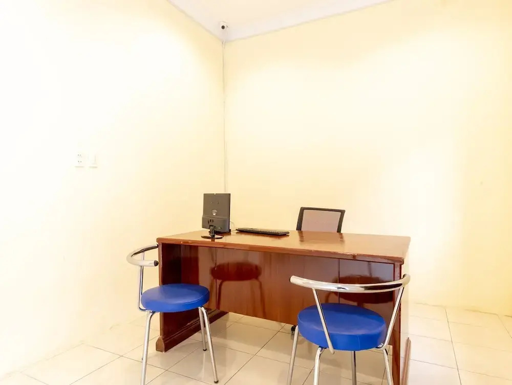 Oyo 1505 Studio 10 Home Stay