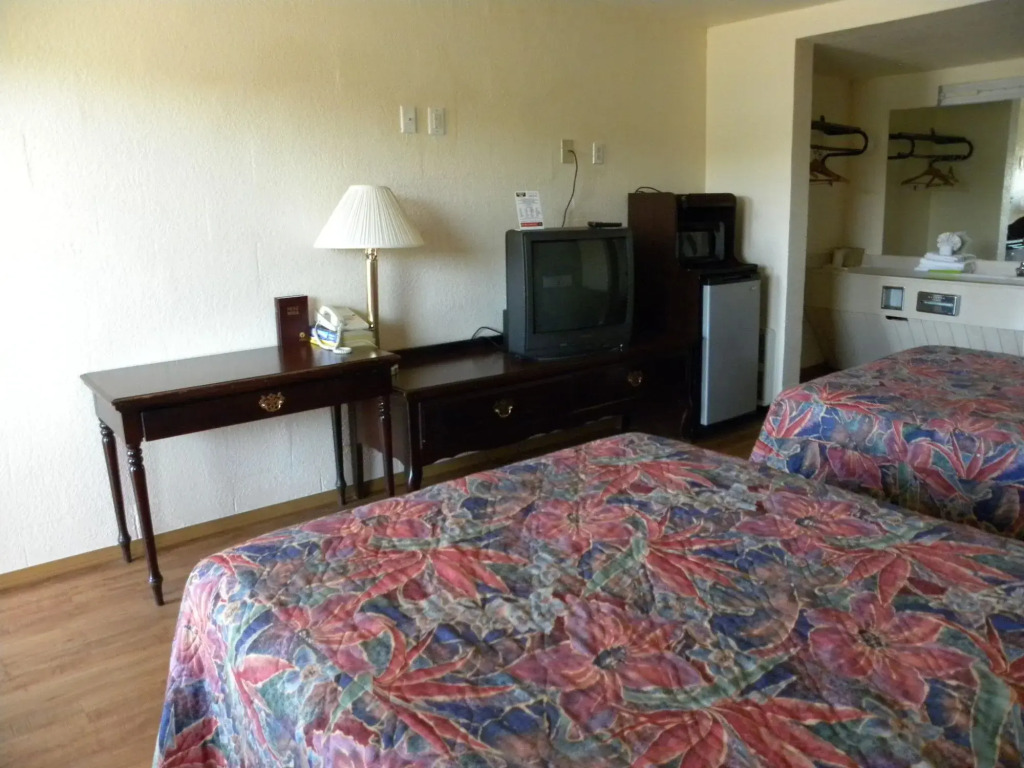 Guest Inn Rogers