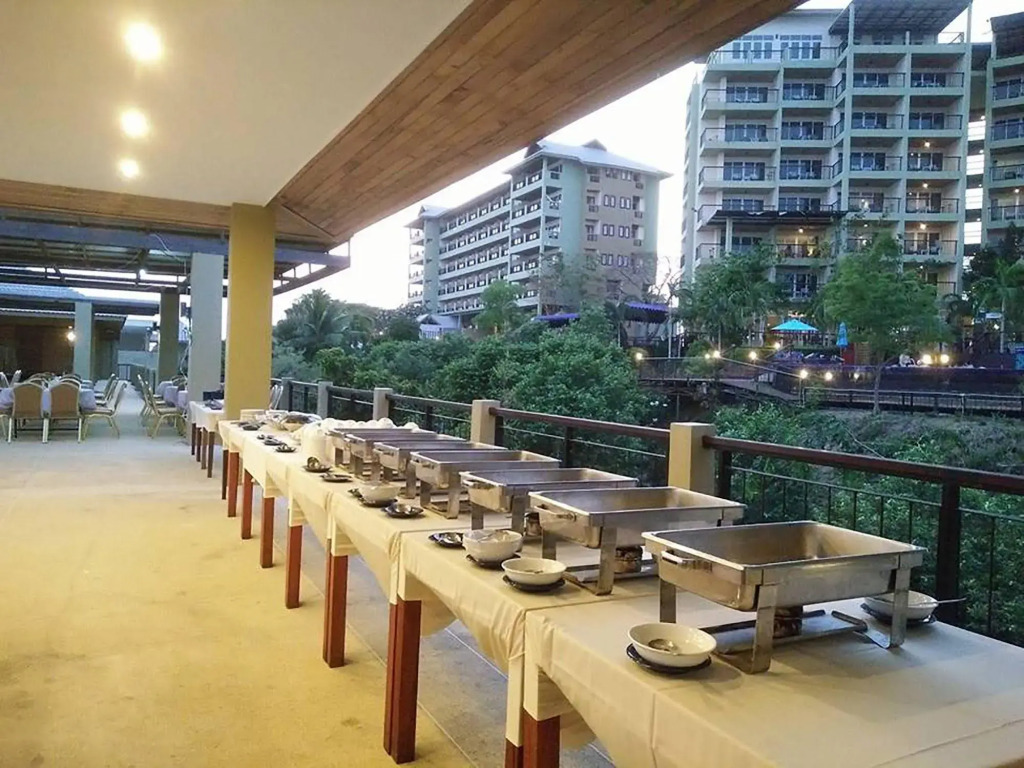 Royal Phala Cliff Beach Resort