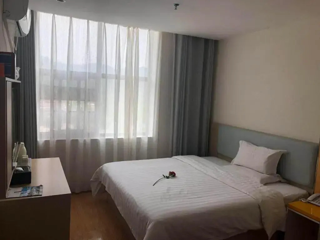 7Days Inn Rongjiang Binjiang Avenue Branch