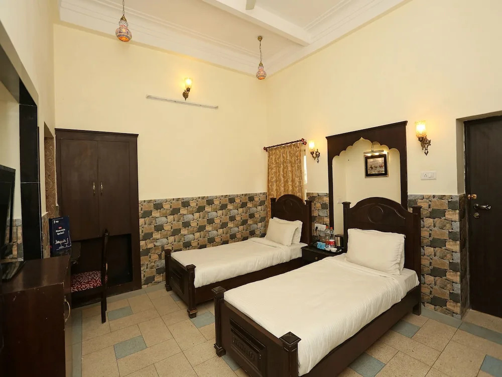 OYO 9666 Hotel The Fateh