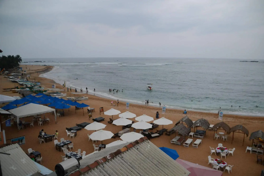 SURF UNA BEACH HOTEL