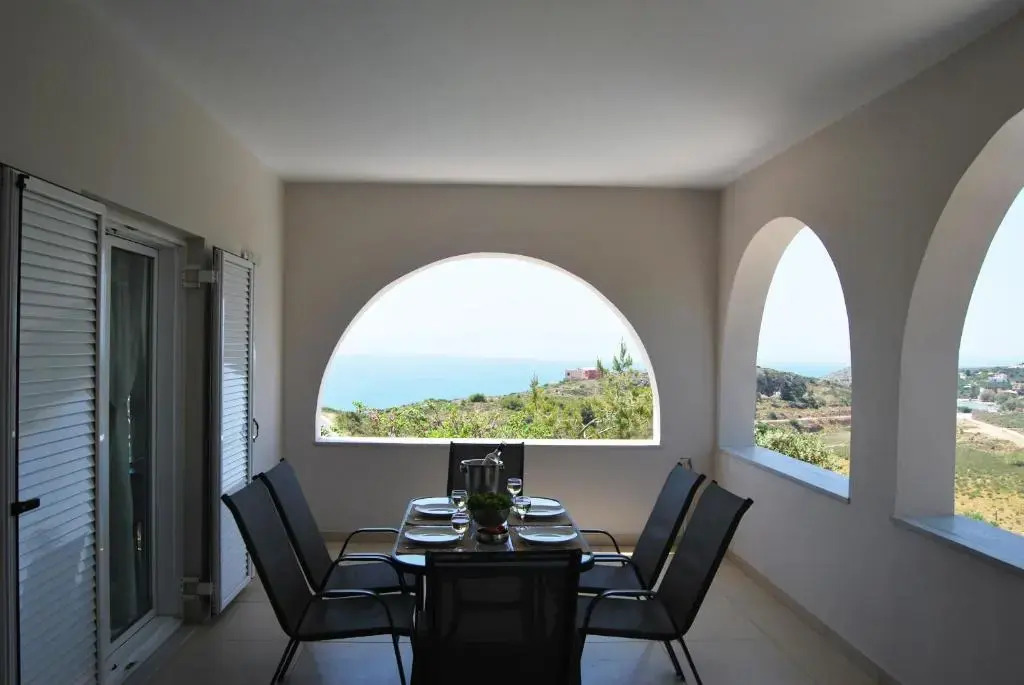 Chrysiida Suites