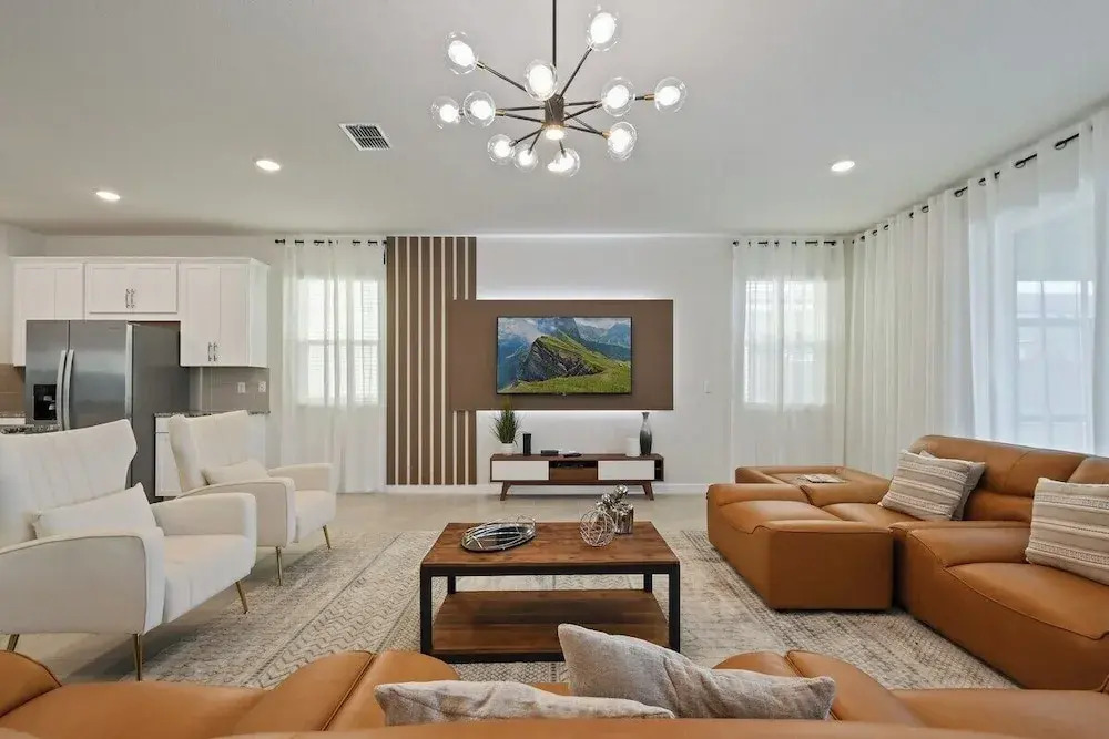 8950CBD Amazing 9BR Lakeview Villa in Solara
