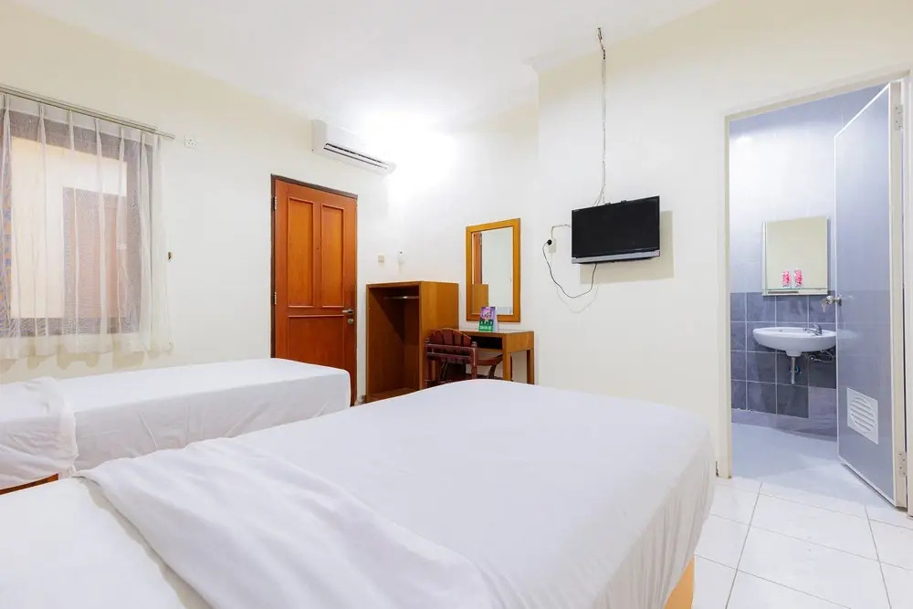 Urbanview Hotel Mitra near Grand Indonesia