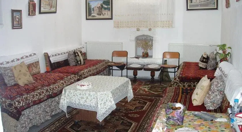 Cavit Hotel