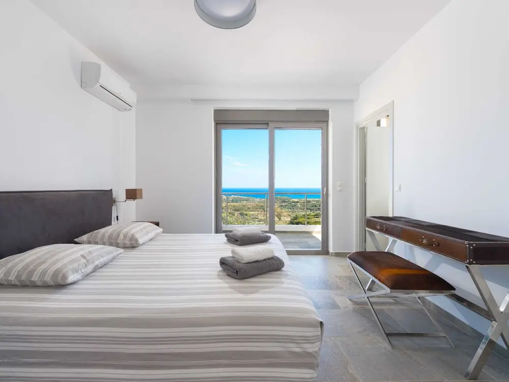 Villa in Rhodes with Infinity Pool & BBQ