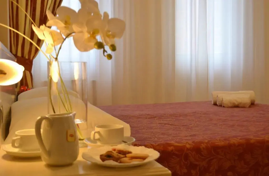 Gold Hotel