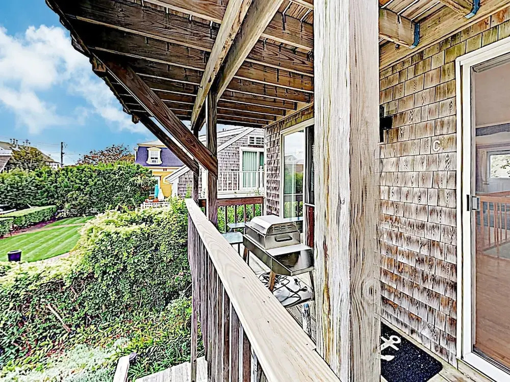 New Listing! Serene East End : Steps To Sand 3 Bedroom Condo