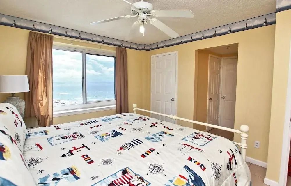 Tradewinds 901 - 2 Br condo