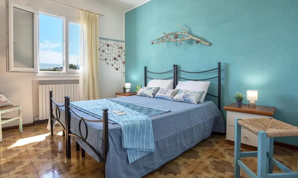 Sea View Villa for 11 People With Enclosed Park Near the Beach