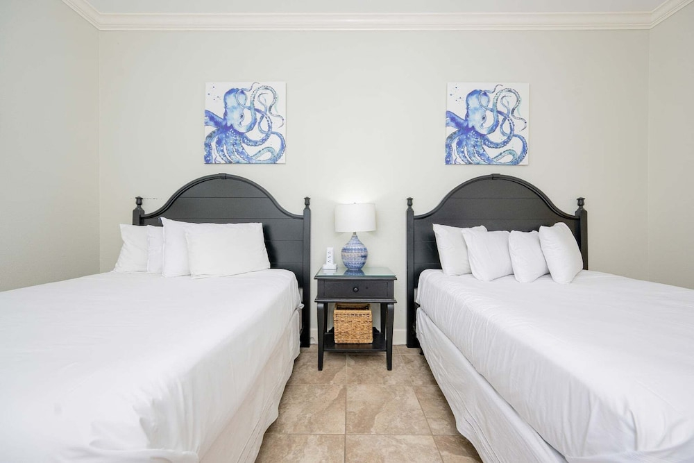 The Oasis 1907 Formerly Phoenix West Ii 1907 3 Bedroom Condo