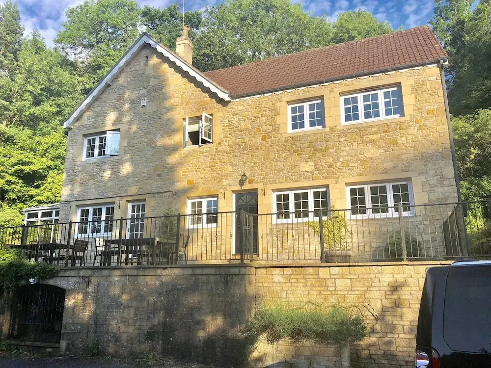Large House with Swimming Pool
