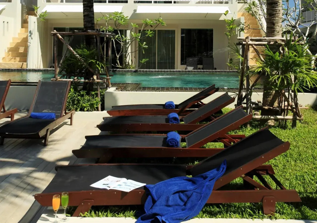 A2 Pool Resort, Phuket Town - scheduled shuttle to Phuket Old Town