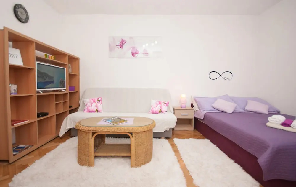 Studio apartment Tina