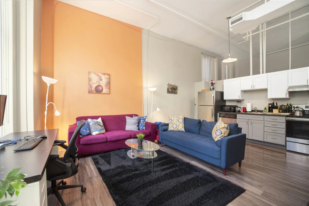 Spacious 2 BR Apt - Loft Style and Open Plan!