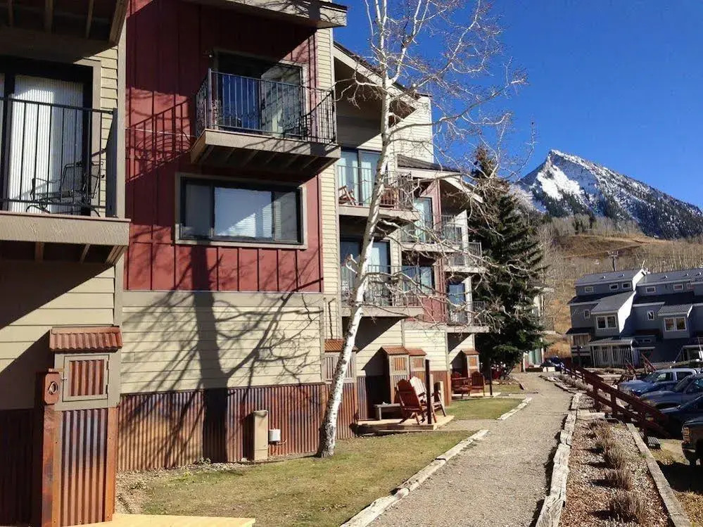 Buttes Condominiums