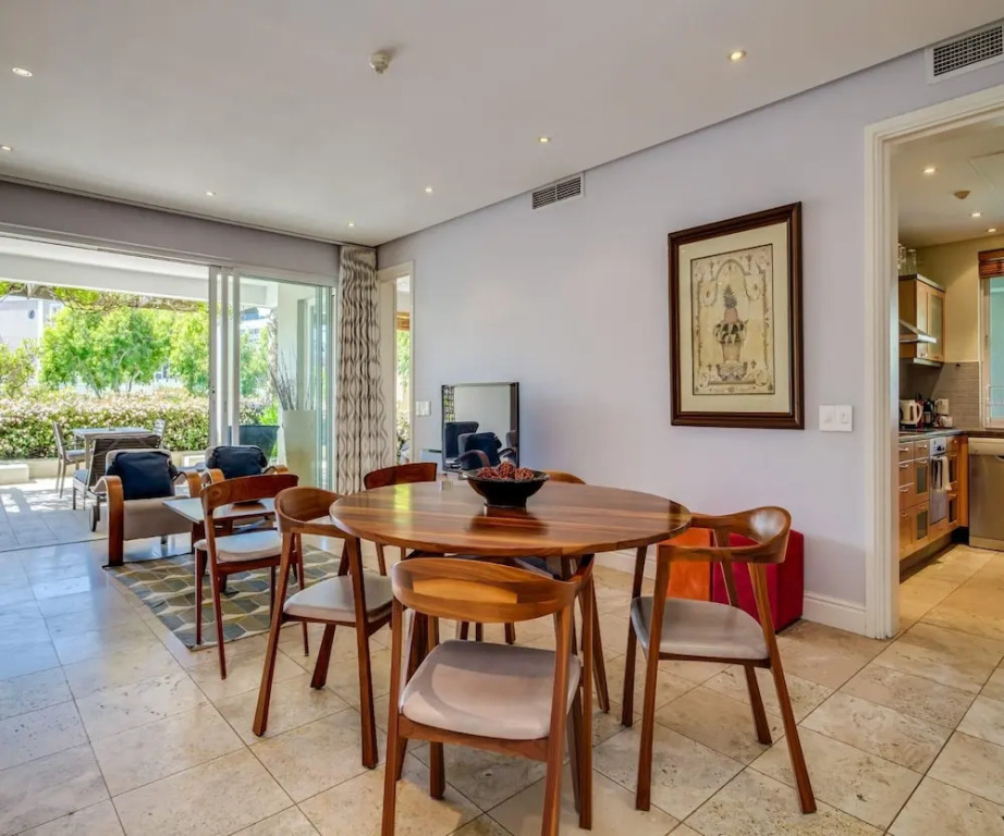 Beautiful Apartment at the Waterfront Marina Altmore 001
