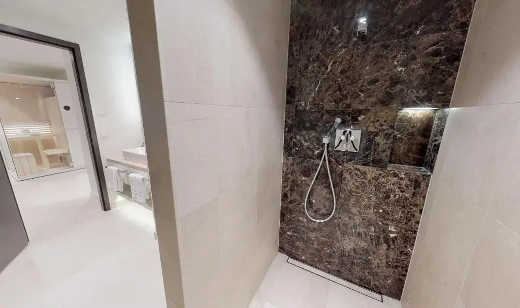 White Pearl Apartment 2.06