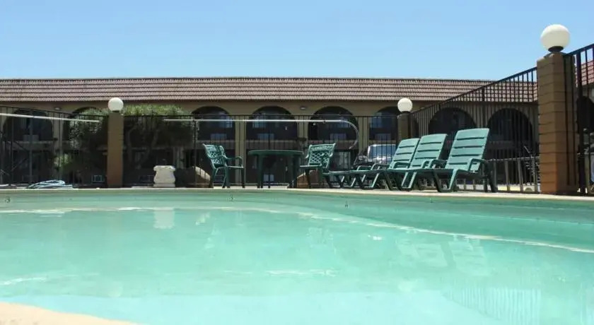 Super 8 Fresno