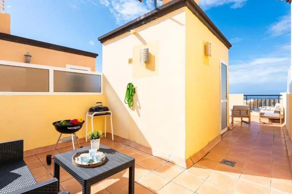 1314 FABULOUS 2 BEDROOM Accommodation ROOF TERRACE