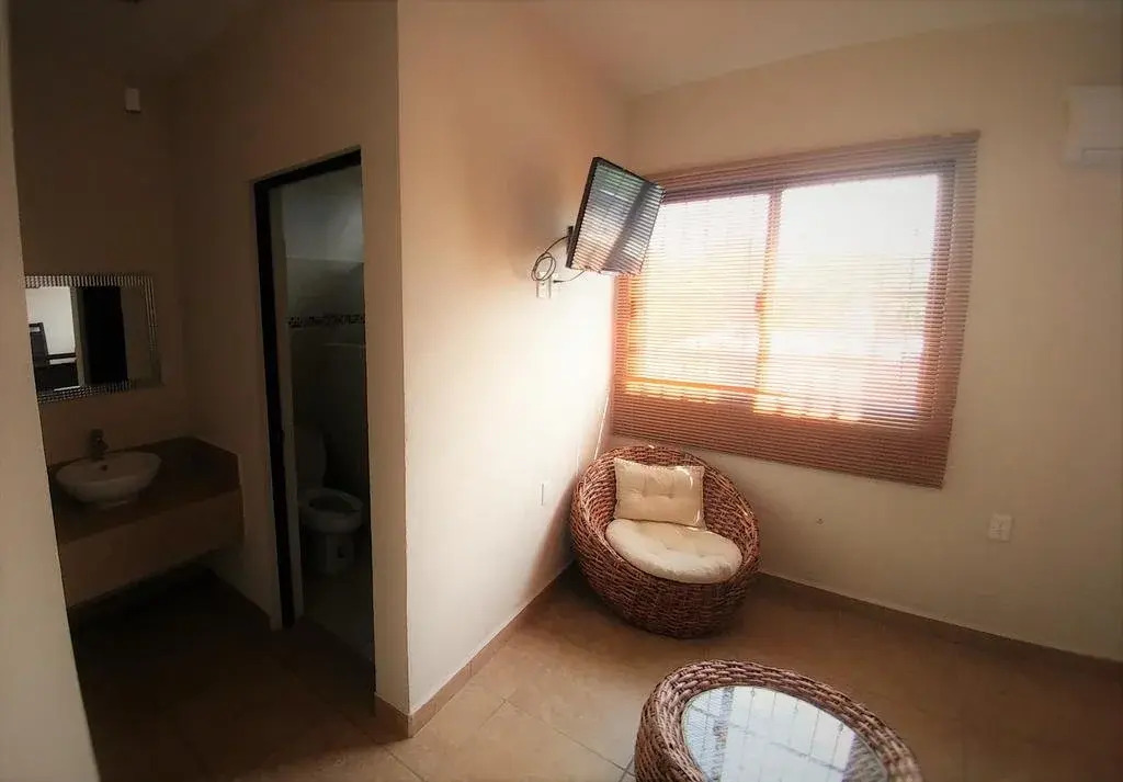 El Roble Hotel