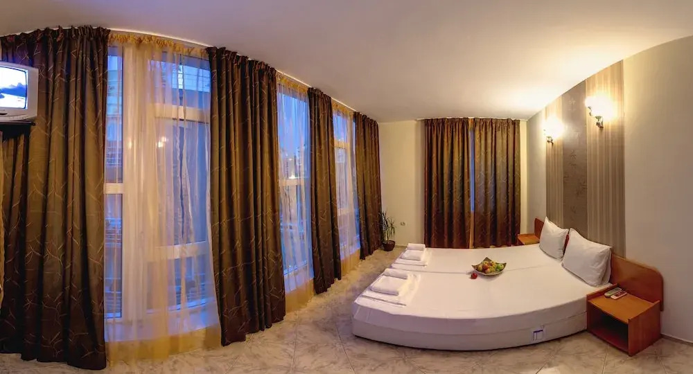 HOTEL Yanis