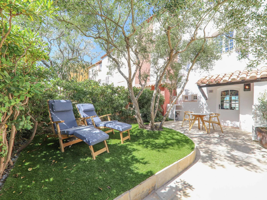Pleasant House for 8 People & 12 m Mooring