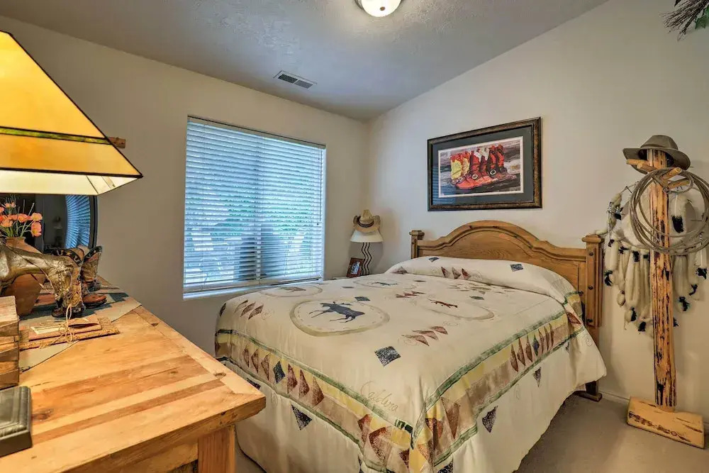 St. George Townhome w/ Patio - Near Natl Parks