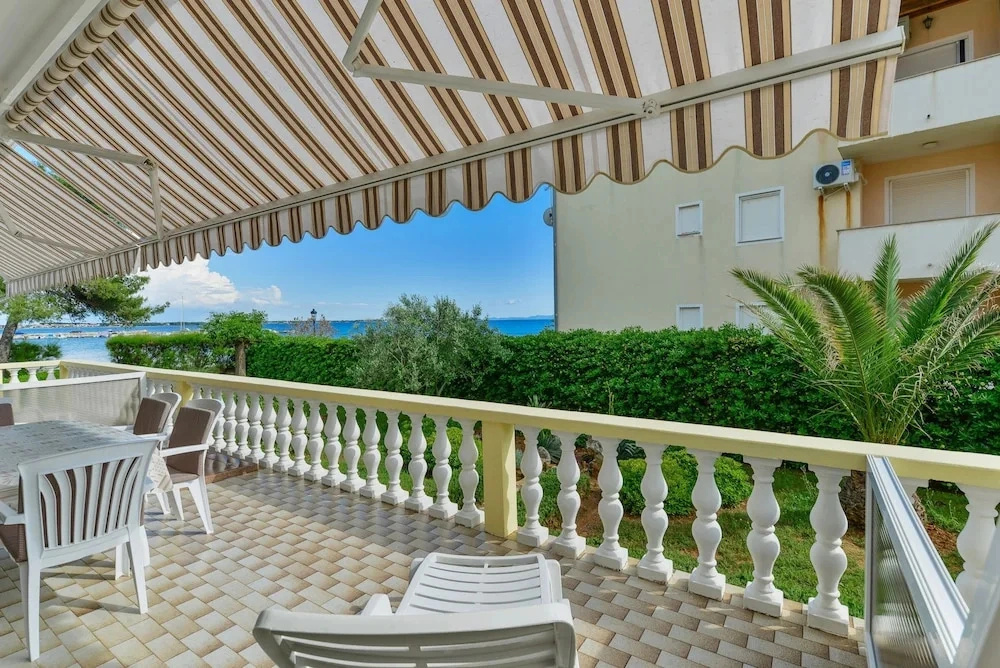 Beachfront Apartment Liveri 2