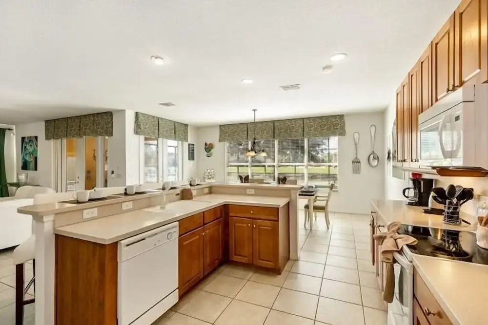 Lakeside Landing 6 Bedrooms