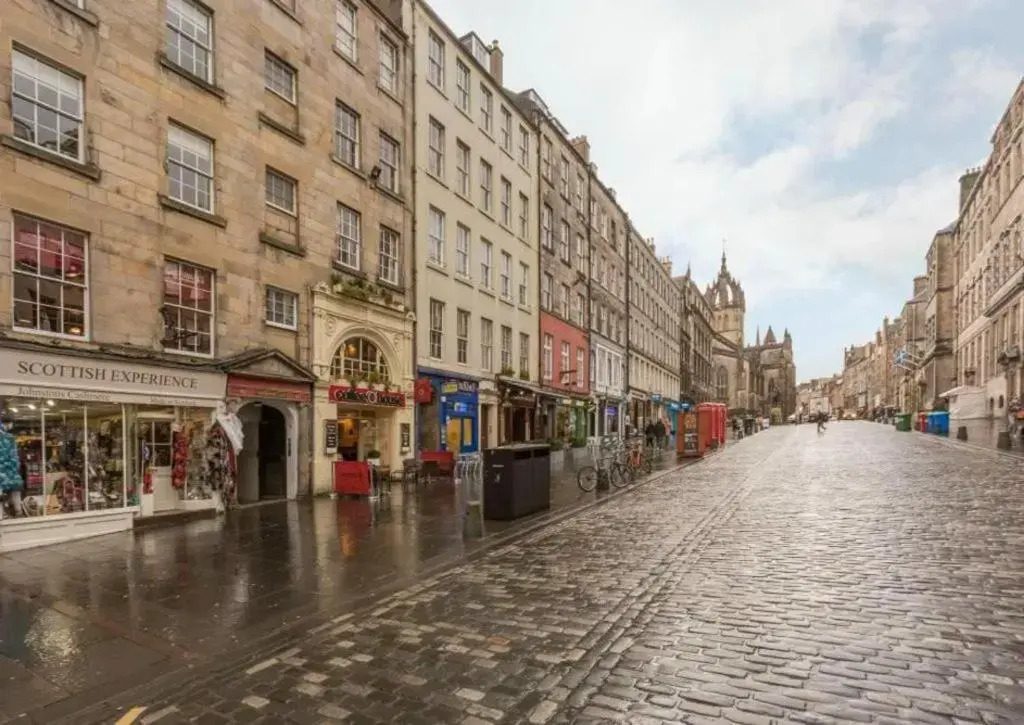 4 New Assembly Close - Royal Mile